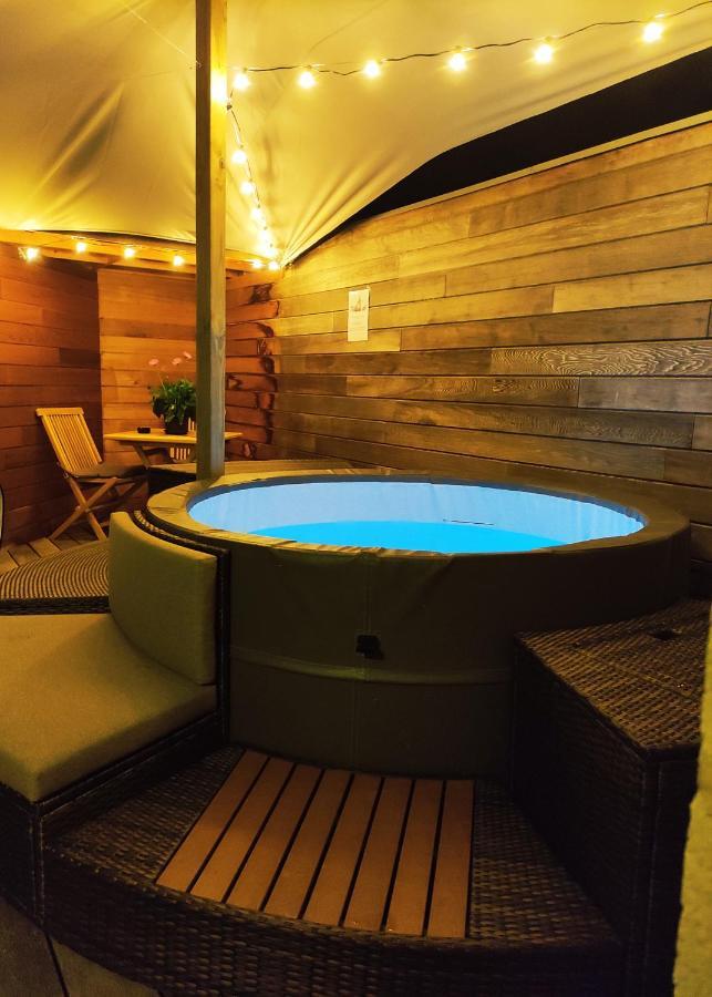 Gîte À l'Ombre du Clocher avec jacuzzi et sauna privatifs Celles  Exterior foto