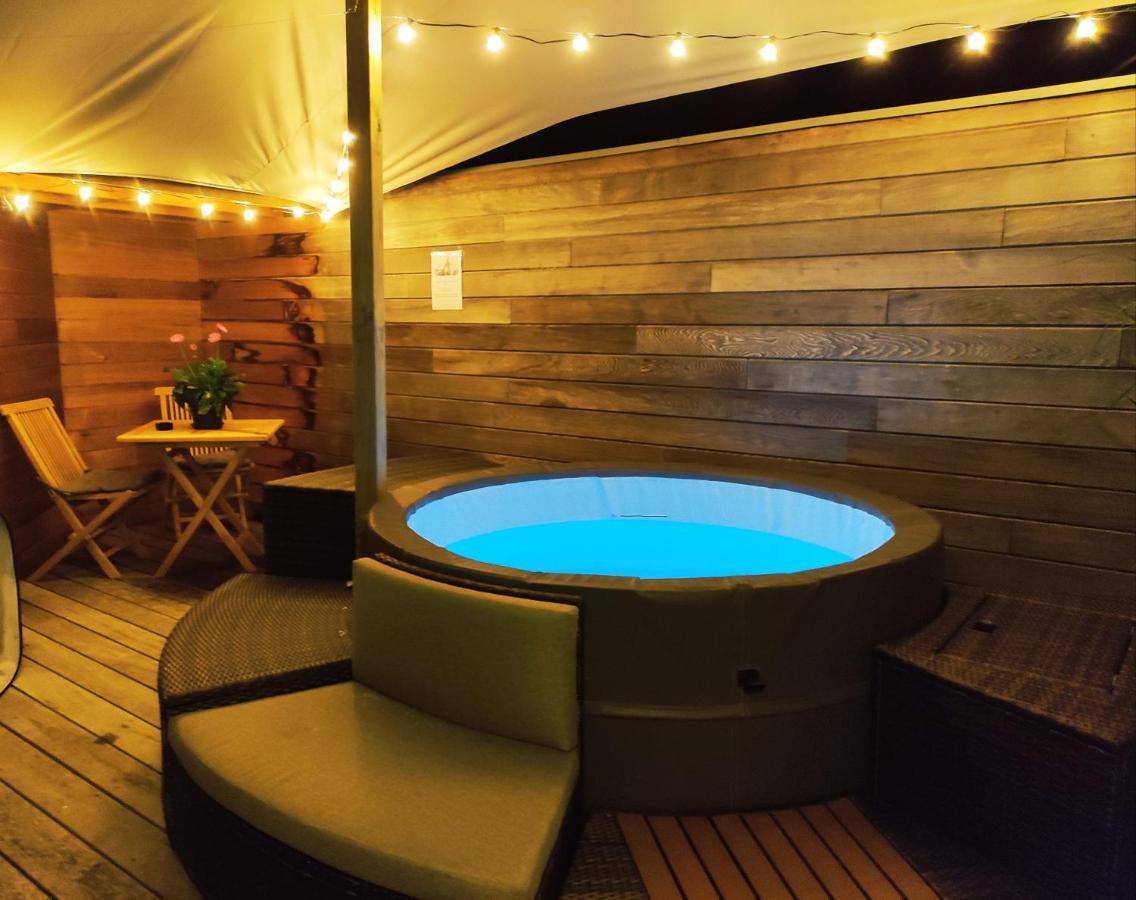 Gîte À l'Ombre du Clocher avec jacuzzi et sauna privatifs Celles  Exterior foto