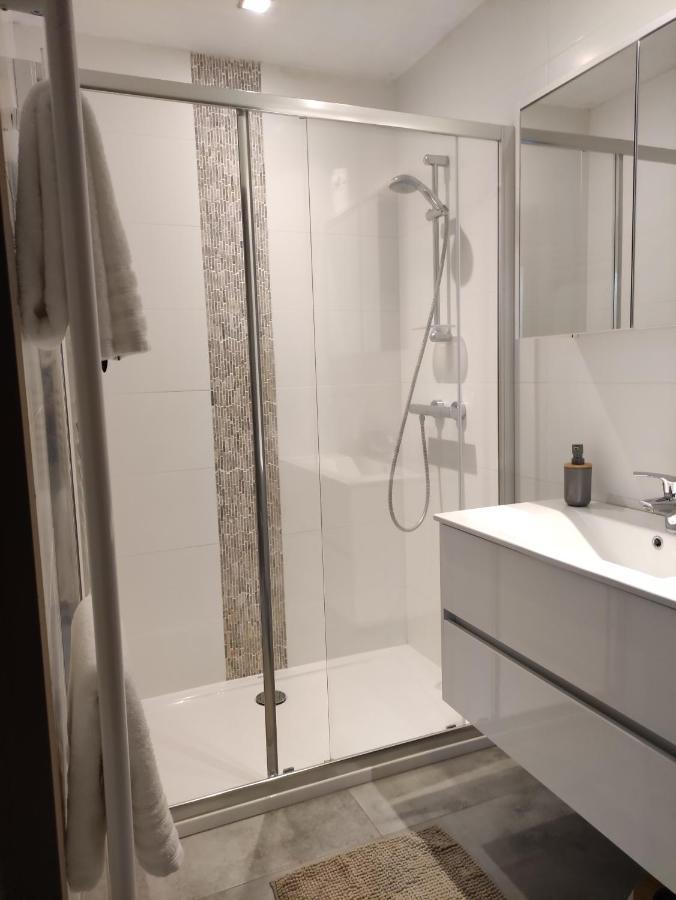 Gîte À l'Ombre du Clocher avec jacuzzi et sauna privatifs Celles  Exterior foto
